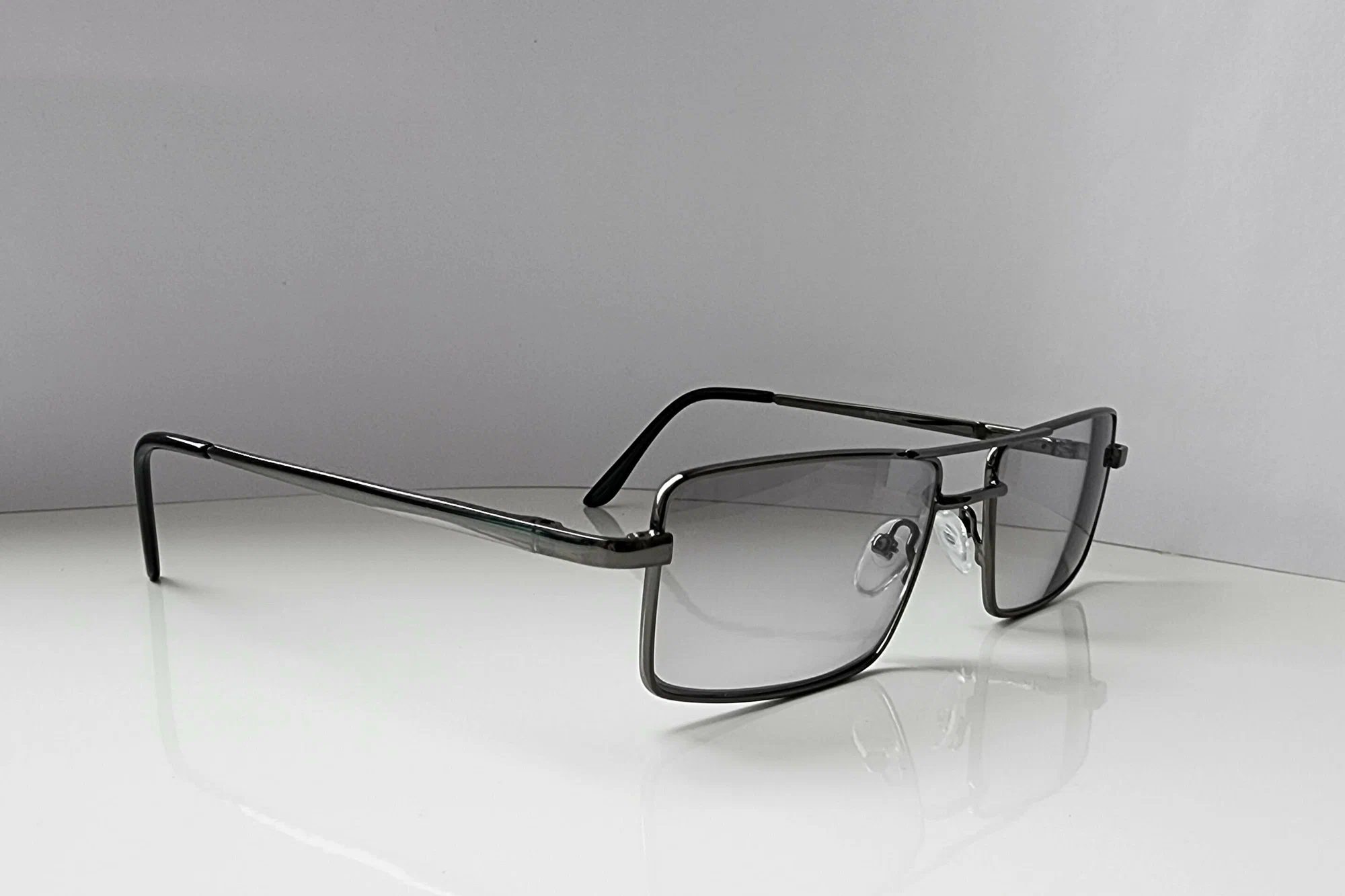 Готовые очки для зрения с фотохромными линзами "хамелеоны"/мужские/очки для дали/для чтения/стекло/ корригирующие, РЦ 62-64 мм, диоптрии +4