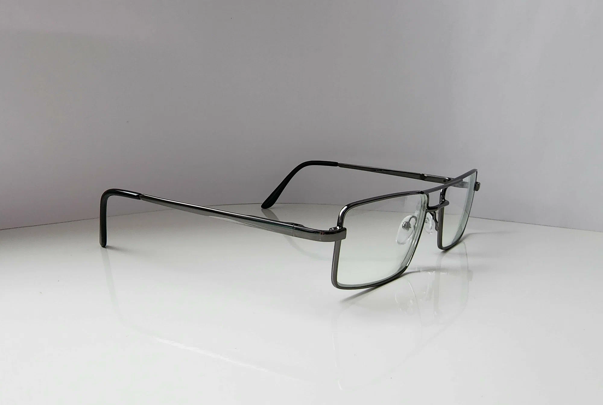 Готовые очки для зрения с фотохромными линзами "хамелеоны"/мужские/очки для дали/для чтения/стекло/ корригирующие, РЦ 62-64 мм, диоптрии +4